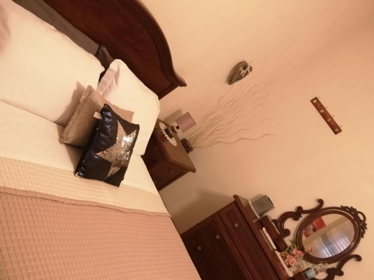 Bed and Breakfast Felix House Codevilla Exteriér fotografie