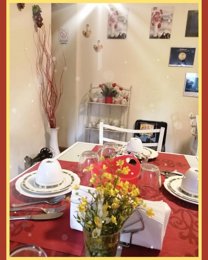 Bed and Breakfast Felix House Codevilla Exteriér fotografie